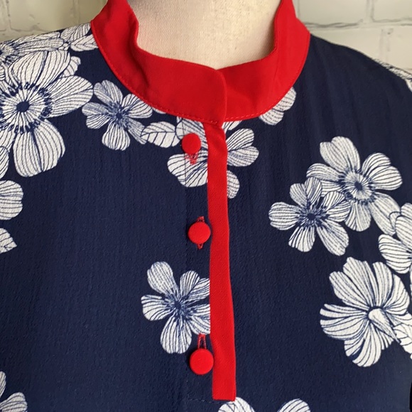 Bold Floral Maxi Dress with long sleeves - Picture 5 of 13